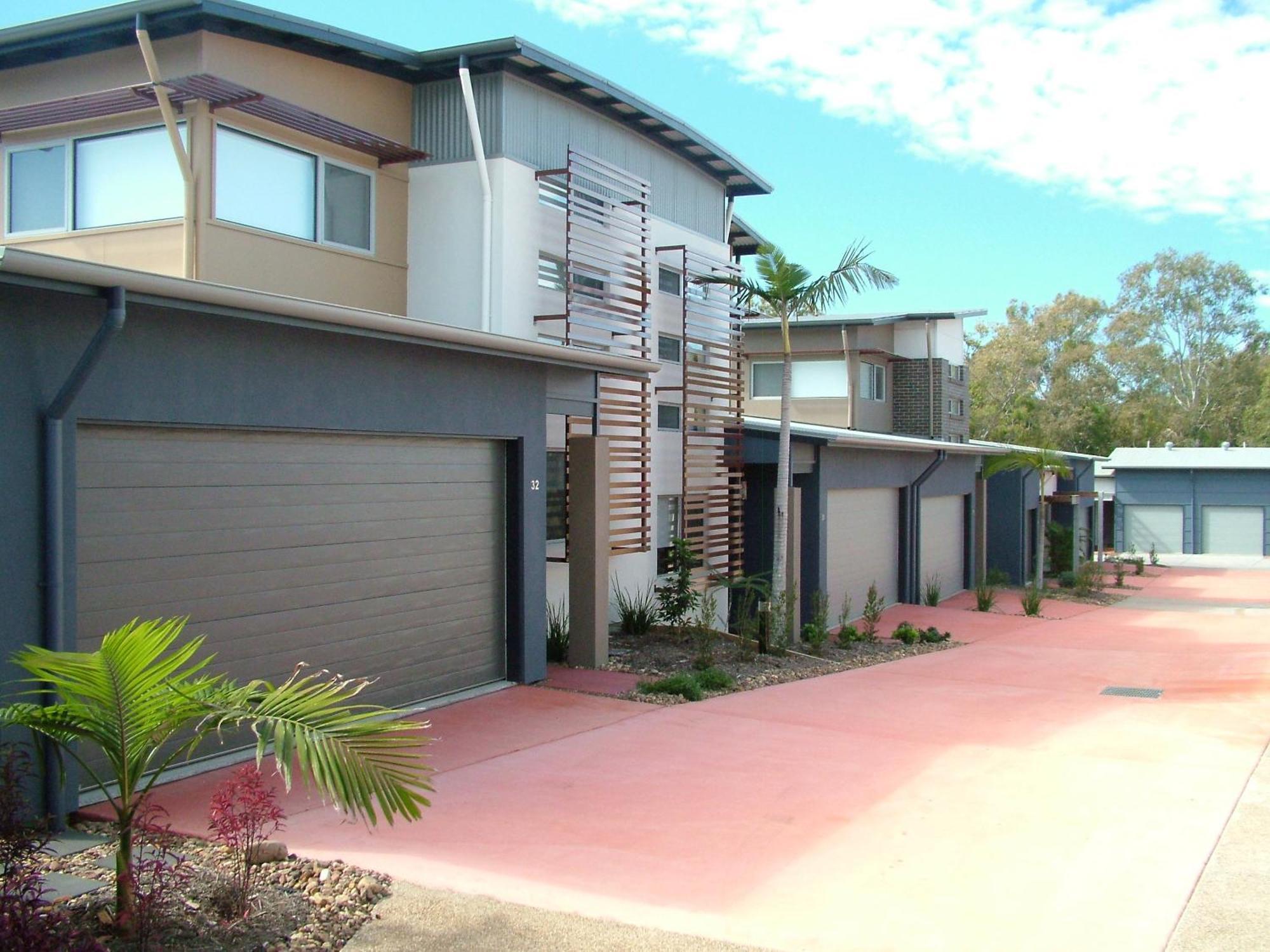 Quarterdecks Retreat Urangan Exterior foto