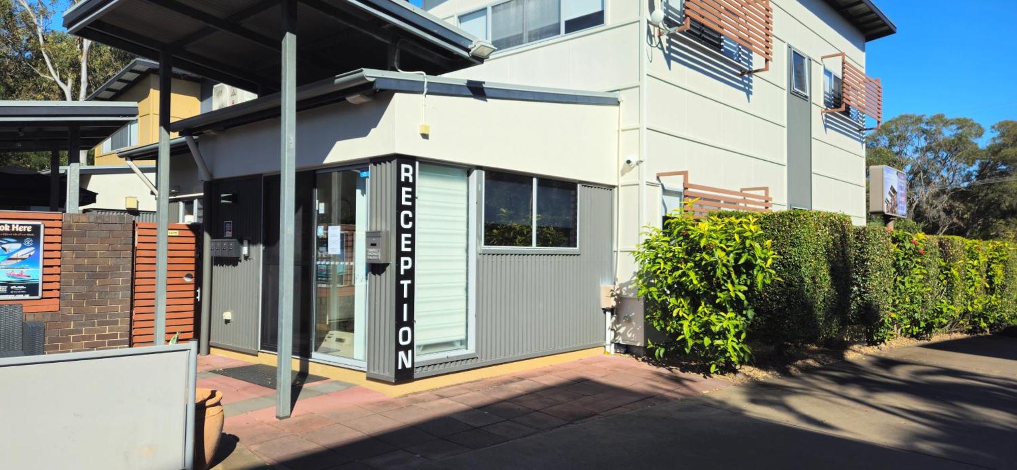 Quarterdecks Retreat Urangan Exterior foto