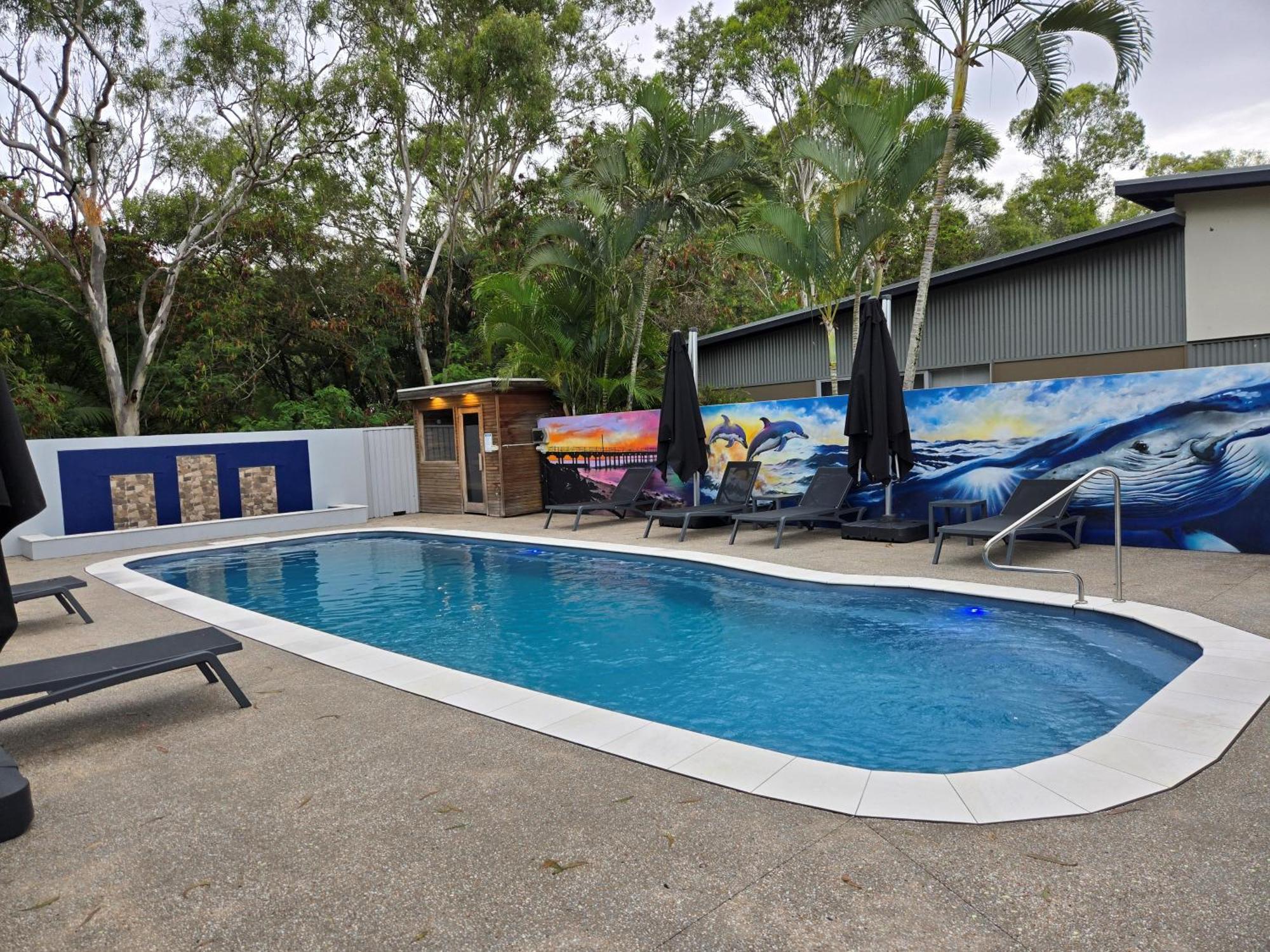 Quarterdecks Retreat Urangan Exterior foto