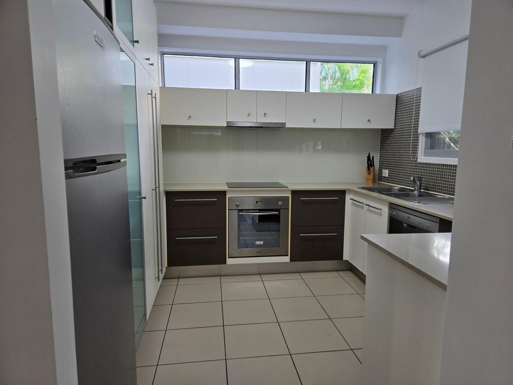 Quarterdecks Retreat Urangan Exterior foto