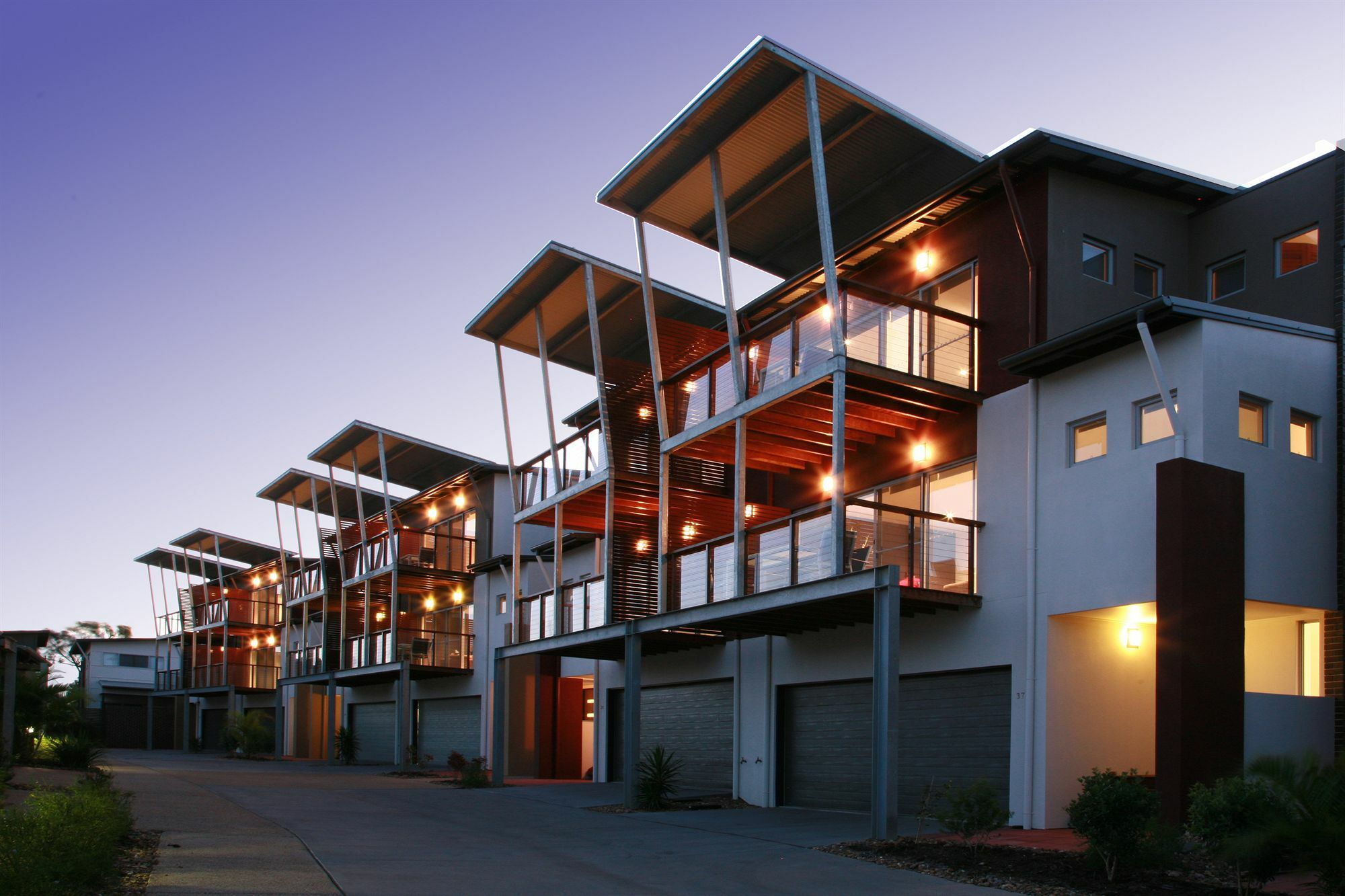 Quarterdecks Retreat Urangan Exterior foto